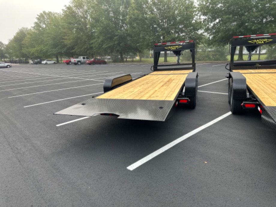 4+16 gooseneck tilt 16k GVWR On Sale Gatormade Trailers 