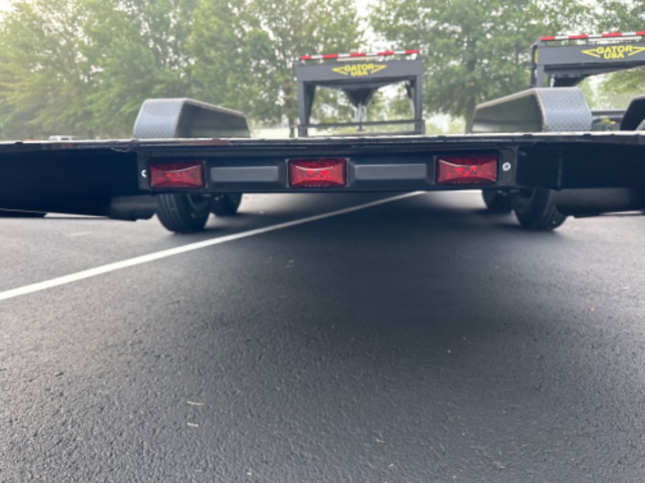 4+16 gooseneck tilt 16k GVWR On Sale Gatormade Trailers 