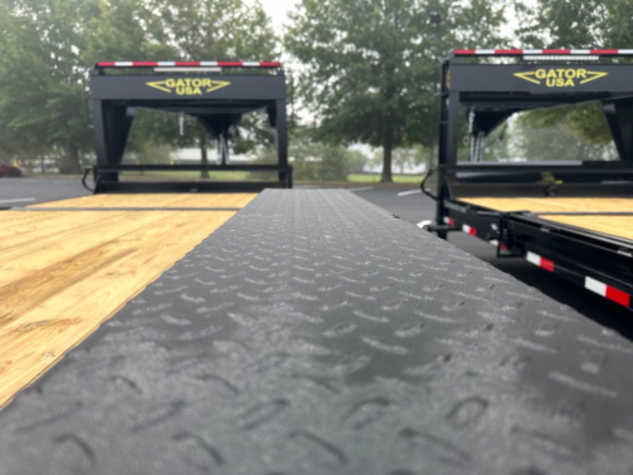 4+16 gooseneck tilt 16k GVWR On Sale Gatormade Trailers 