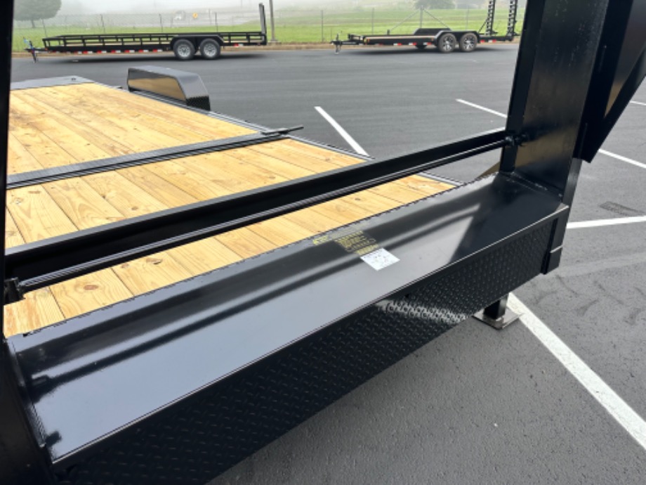 4+16 gooseneck tilt 16k GVWR On Sale Gatormade Trailers 