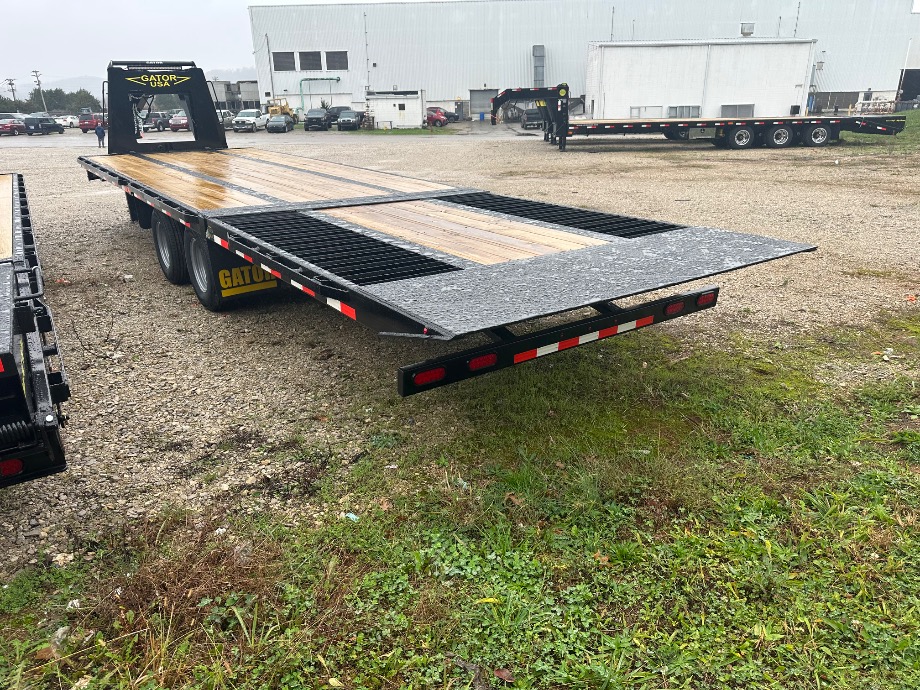 20+10 Hydraulic Dovetail Trailer On Sale Gatormade Trailers 