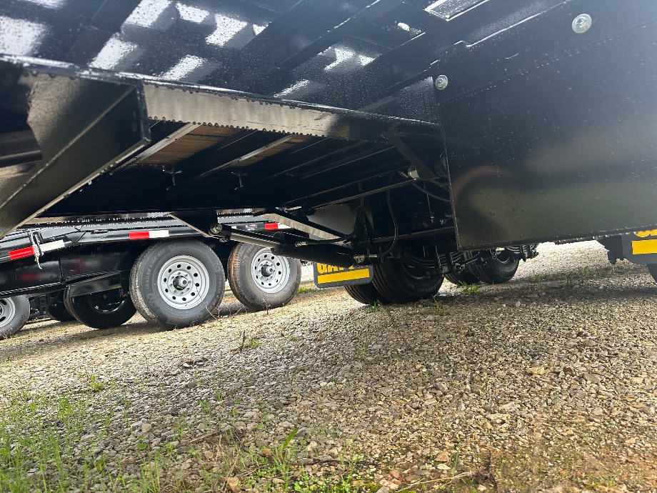 20+10 Hydraulic Dovetail Trailer On Sale Gatormade Trailers 