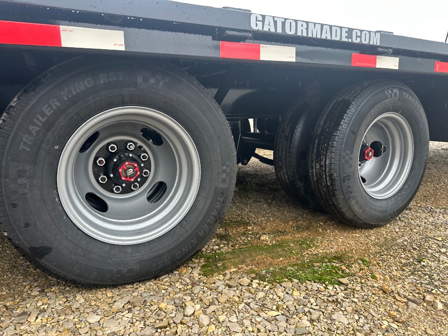 20+10 Hydraulic Dovetail Trailer On Sale Gatormade Trailers 