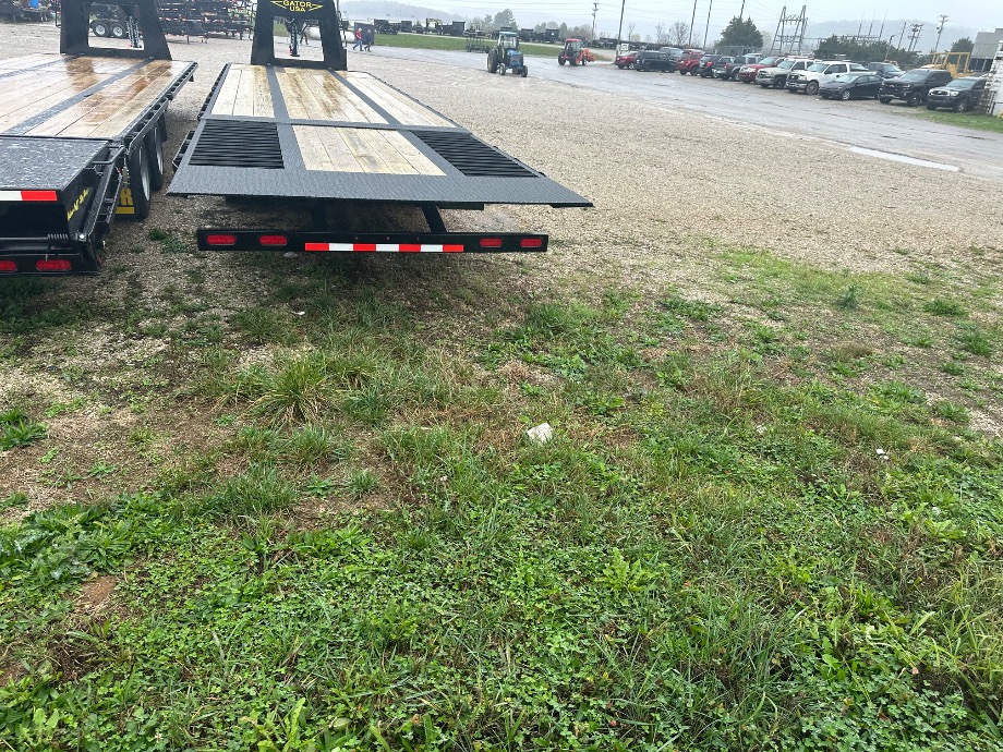 Hydraulic Dovetail Trailer 25+10 On Sale Gatormade Trailers 