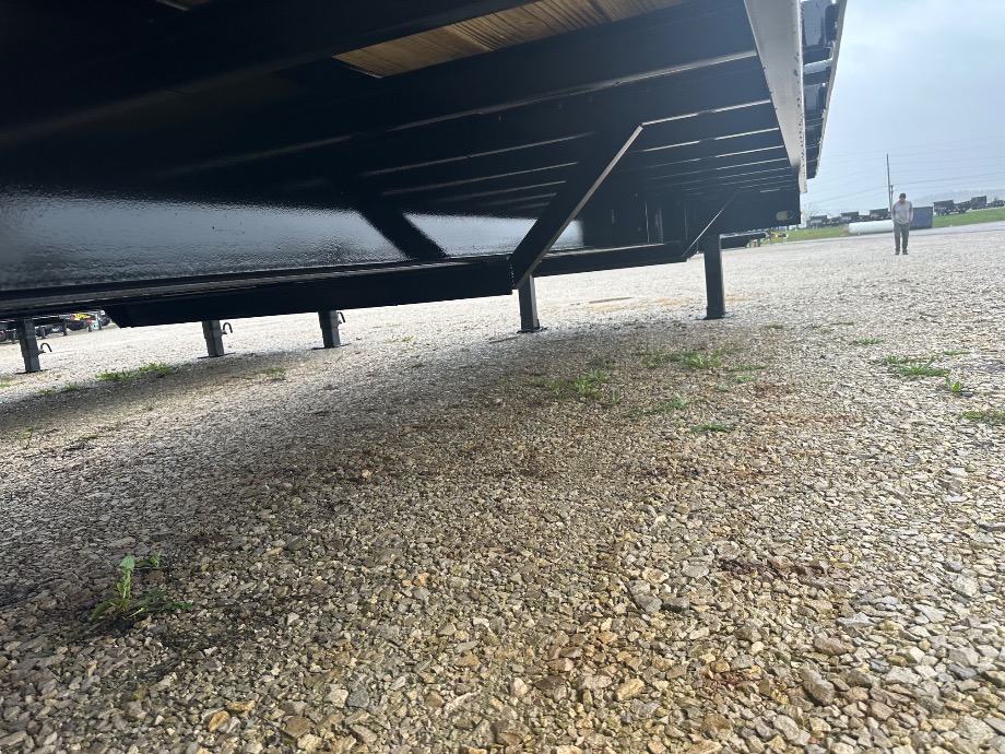 Hydraulic Dovetail Trailer 25+10 On Sale Gatormade Trailers 